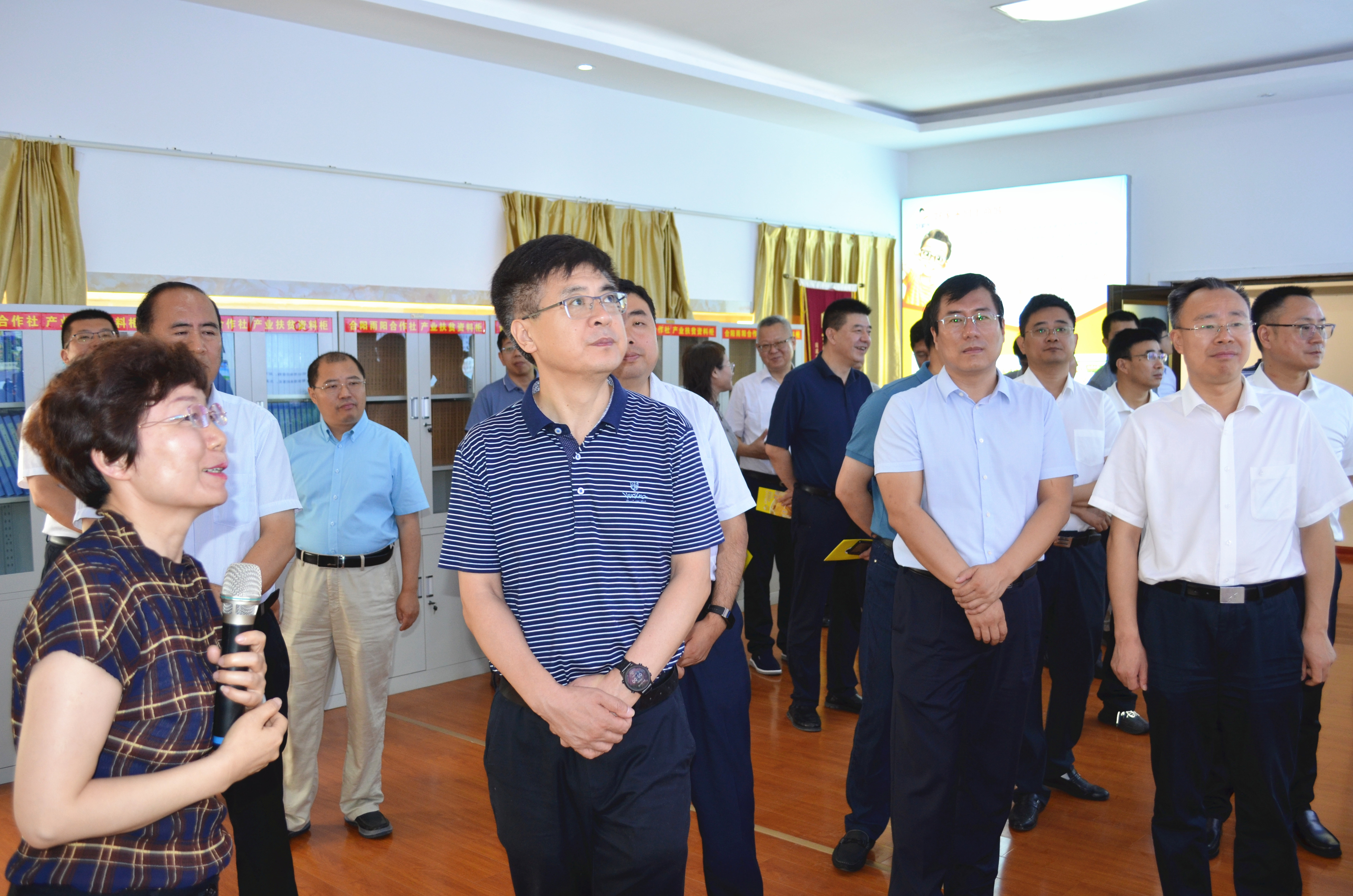 镇江市委副书记巩海滨一行来雨阳合作社调研工作 镇江市委副书记巩海滨一行来雨阳合作社调研工作
